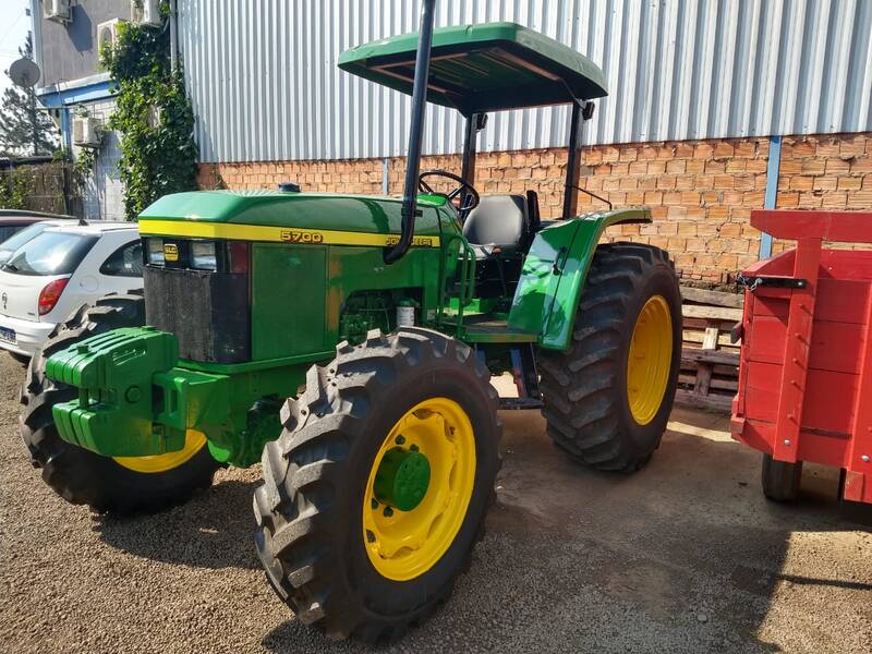 TRATOR JOHN DEERE 5700- ANO 1999 - 4X4 - "VENDIDO"